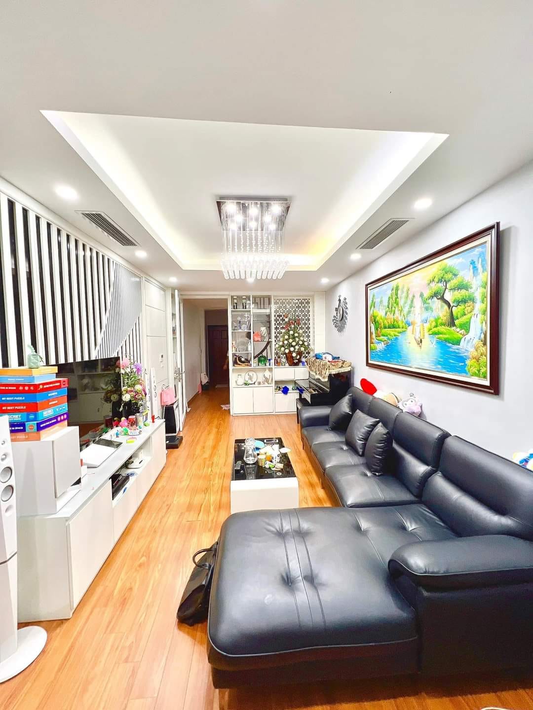 NHÀ ĐẸP Ở PHÙNG CHÍ KIÊN -PHÂN LÔ Ô TÔ - MẶT NGÕ KINH DOANH - 2 THOÁNG TRƯỚC  SAU - FULL NỘI THẤT - Ảnh chính